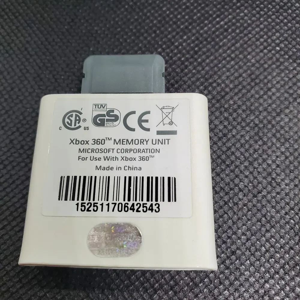 white Microsoft Xbox 360 Memory Unit